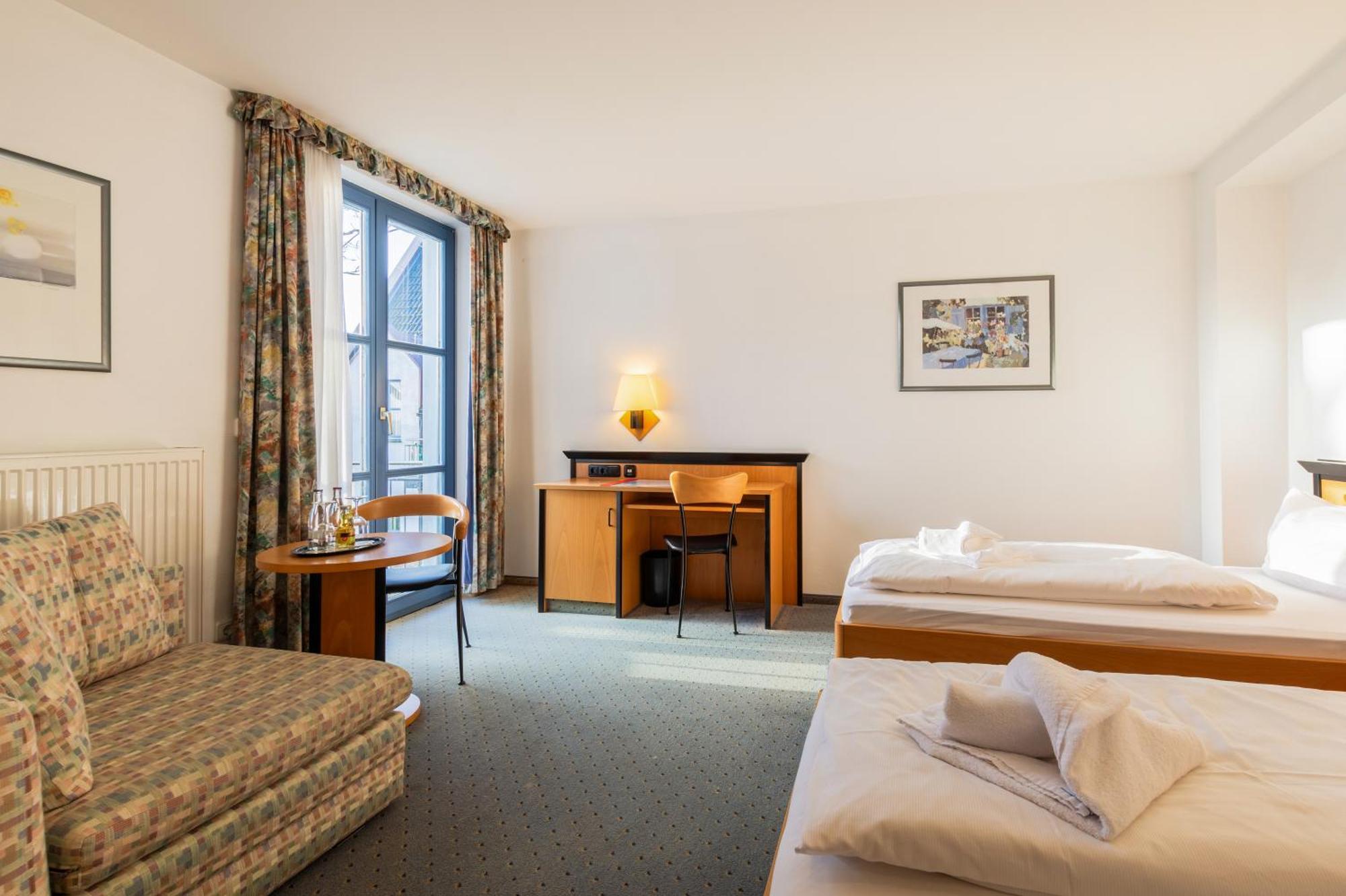 Hotel Ruegenschmiede Vis A Vis Hiddensee Schaprode Room photo