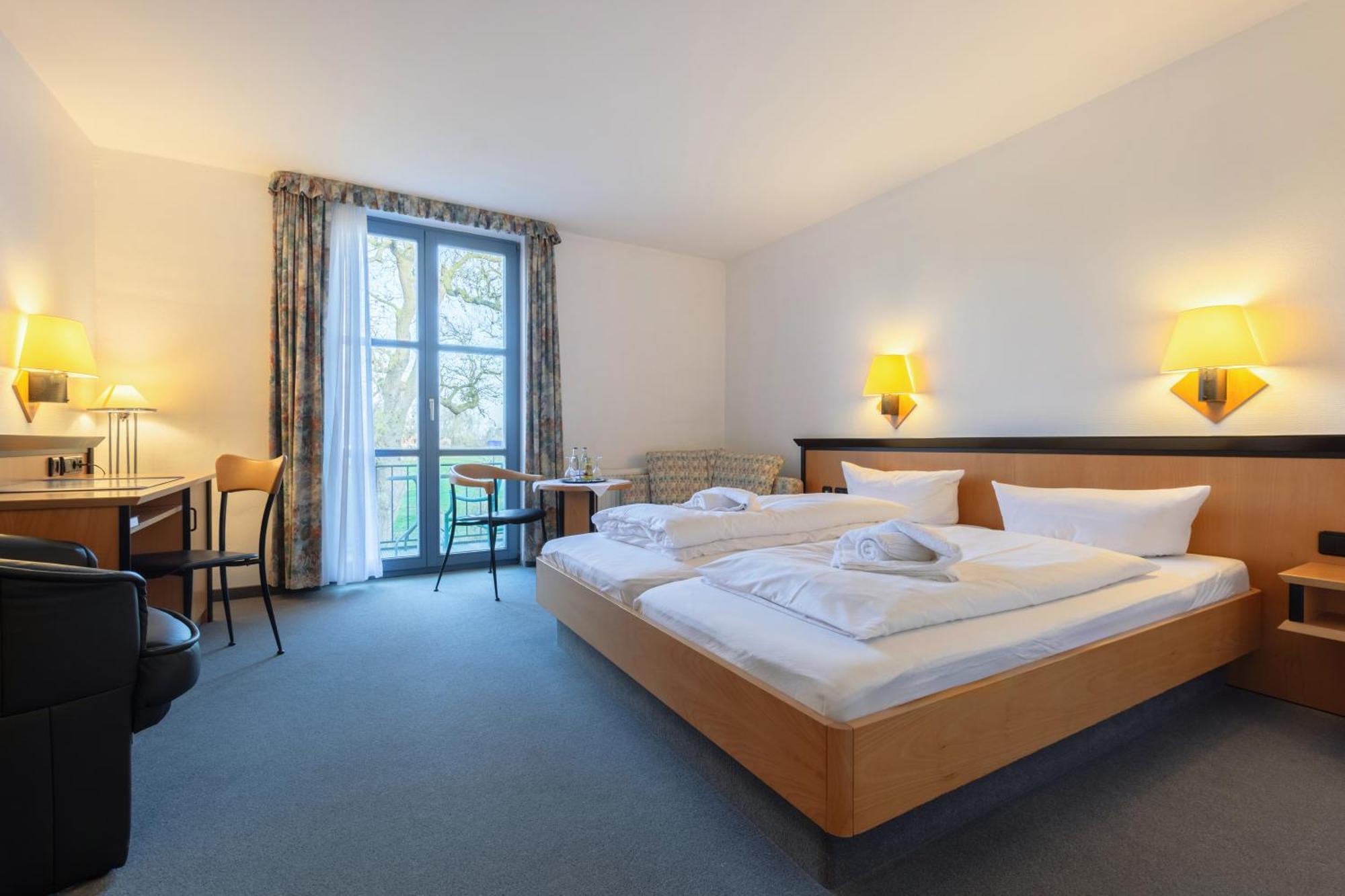Hotel Ruegenschmiede Vis A Vis Hiddensee Schaprode Room photo