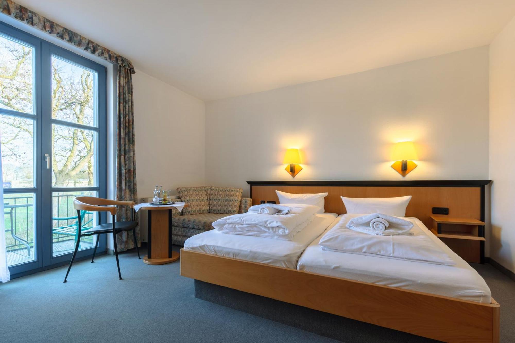 Hotel Ruegenschmiede Vis A Vis Hiddensee Schaprode Room photo