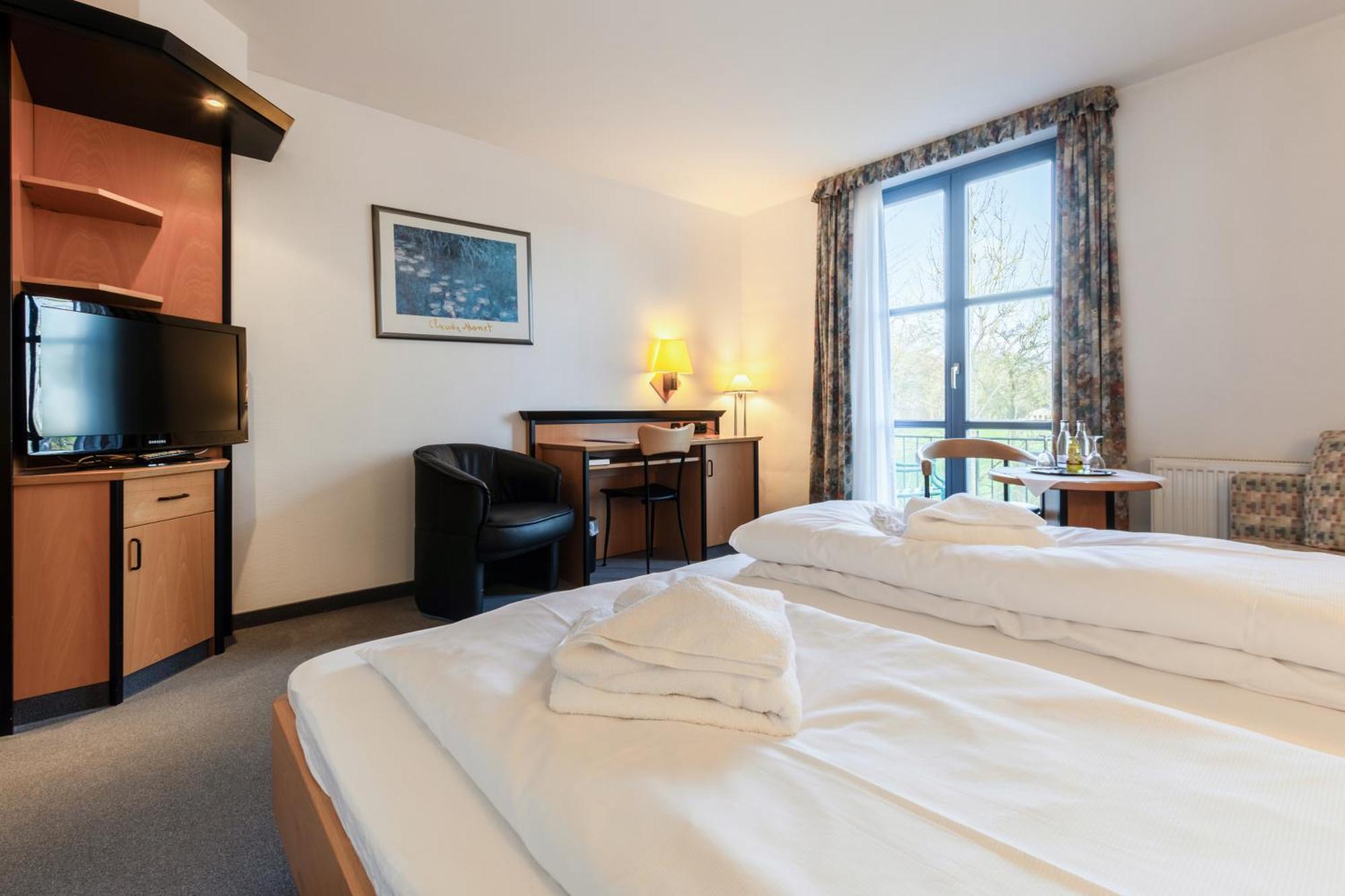 Hotel Ruegenschmiede Vis A Vis Hiddensee Schaprode Room photo