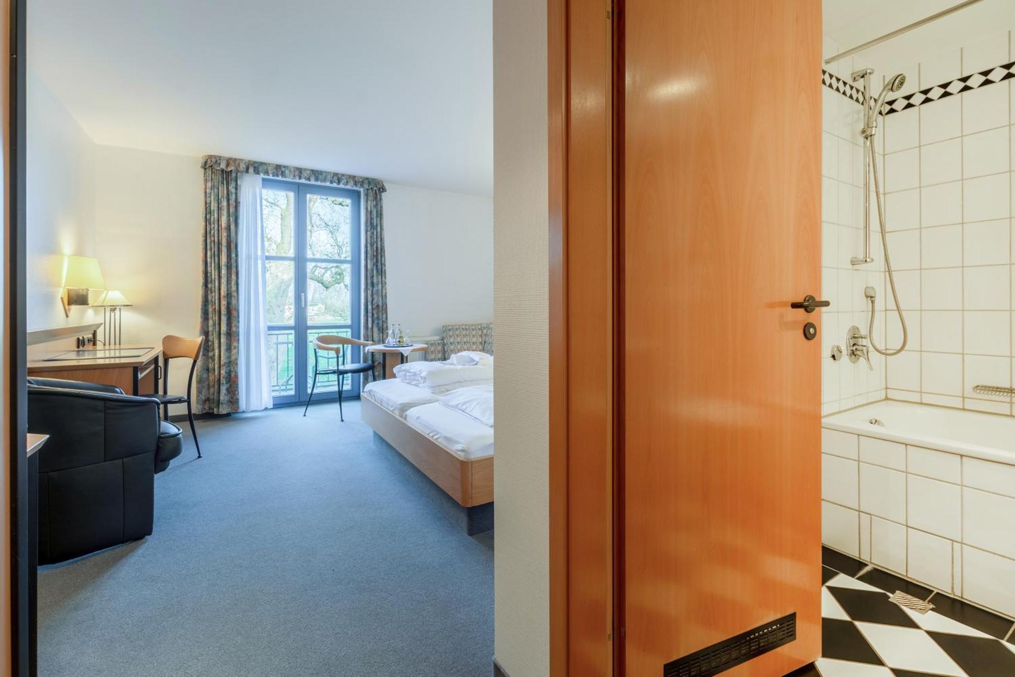 Hotel Ruegenschmiede Vis A Vis Hiddensee Schaprode Room photo