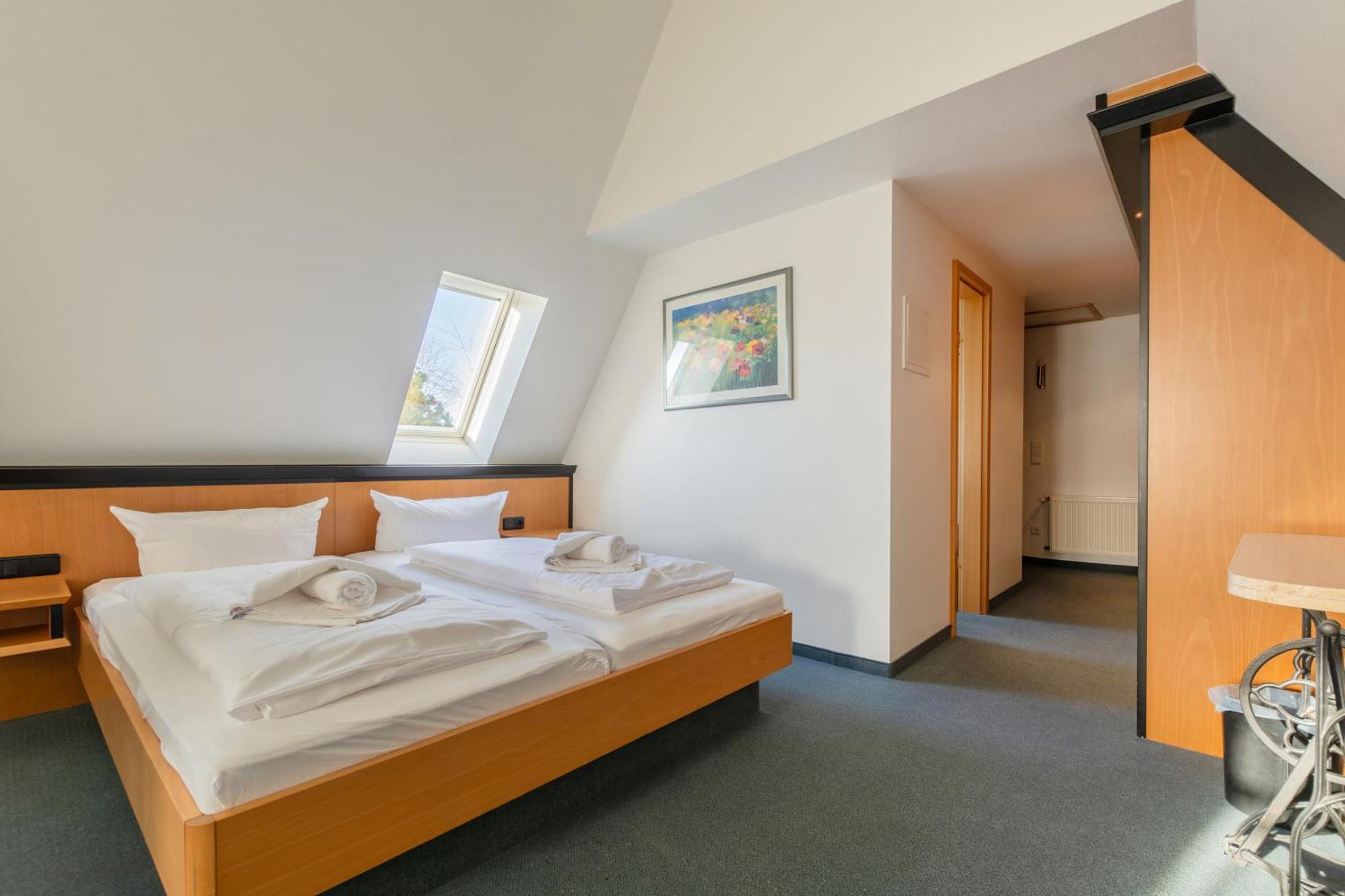 Hotel Ruegenschmiede Vis A Vis Hiddensee Schaprode Room photo