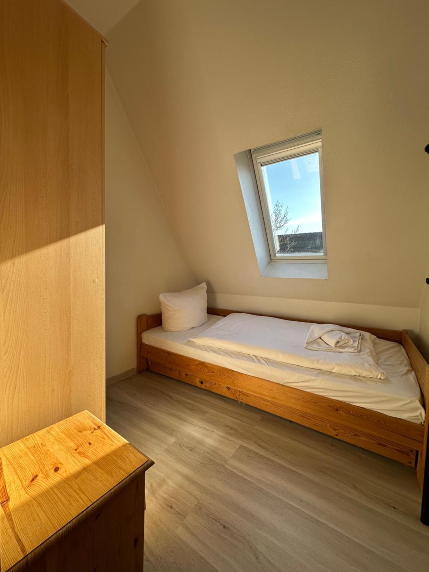 Hotel Ruegenschmiede Vis A Vis Hiddensee Schaprode Room photo